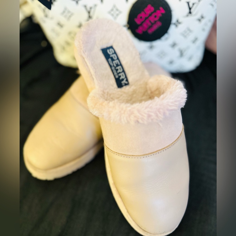 EUC Sperry Man-Made Winter Faux Fur Comfy Pink‎ Slippers Size 10